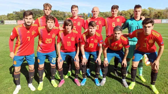 La Selección española Sub-19, antes de su encuentro frente a Rumanía en Belgrado