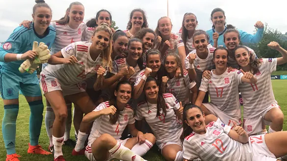 La Selección Sub-19 femenina celebra su triunfo en Suiza