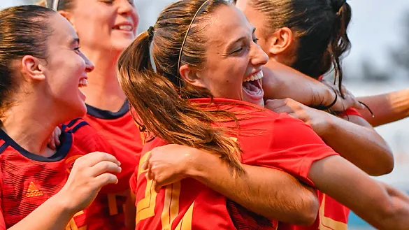 Las jugadoras de la selección española celebran uno de sus goles frente a India