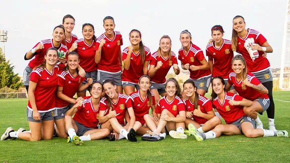 La Selección española Sub-19 femenina posa en la Ciudad del Fútbol