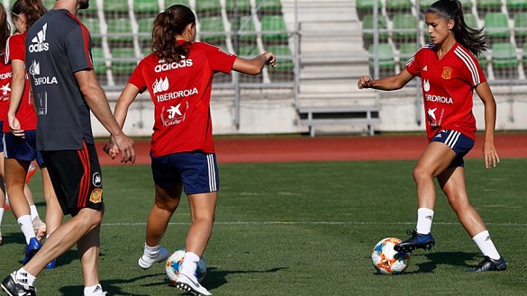 La Selección Sub-20 femenina se ejercita en la Ciudad del Fútbol