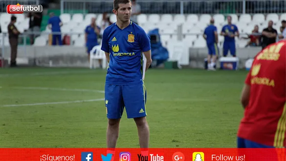 Albert Celades durante un entrenamiento de la Selección Sub-21
