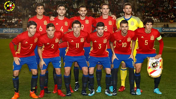 La Selección española Sub-21 posa en el estadio de la Nueva Condomina
