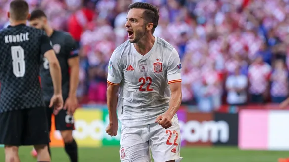 Sarabia dedica el gol a la vocación militar de su familia: "Es un orgullo"