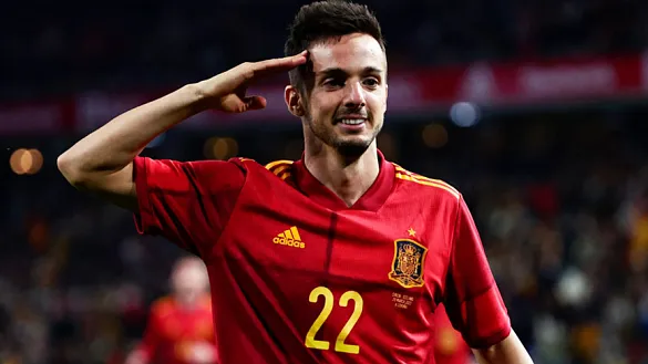 Pablo Sarabia festeja uno de los goles frente a Islandia
