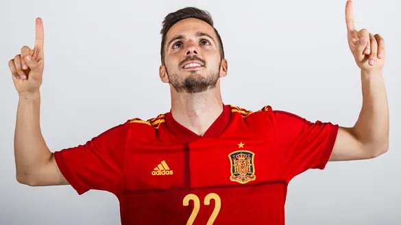 Pablo Sarabia durante una sesión de fotos en la Ciudad del Fútbol