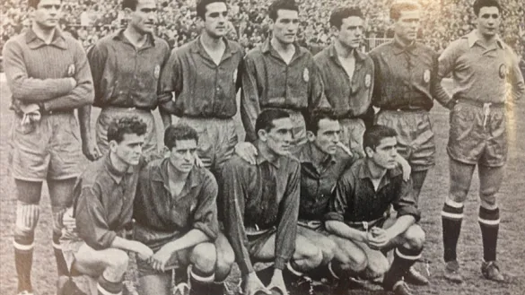 El equipo de jugadores que jugó el 6 de enero de 1954