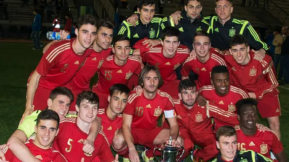 La Selección Española Sub-18 celebra la Copa del Atlántico lograda en 2015