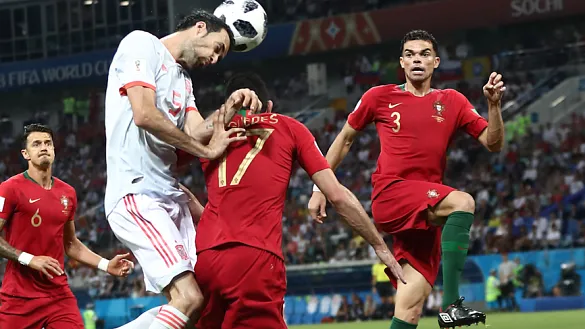 Sergio Busquets ante Guedes