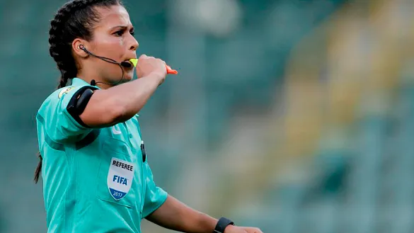 Shona Shukrula, árbitra del España-Moldavia Femenino