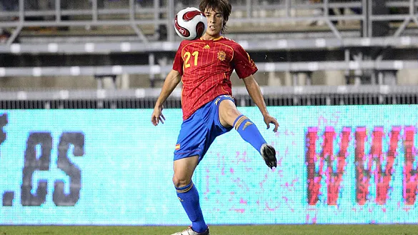 David Silva controla un balón el día de su debut