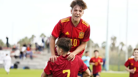 La Selección española Sub-15 celebra el primer gol de su duelo frente a México