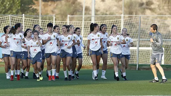¡La Sub-16 femenina se pone el mono de trabajo!