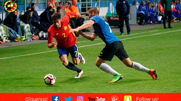 Acción de juego en el Estonia-España de la Sub-21