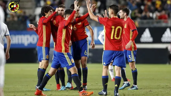Los jugadores de la Sub-21 celebran el gol contra Islandia
