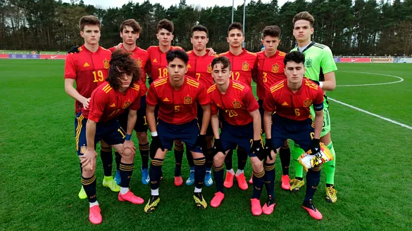 España golea a Dinamarca (3-0) en su segundo partido en Inglaterra