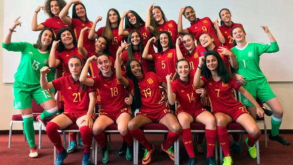 Las jugadoras de la selección española Sub-17 femenina en su posado oficial para el Campeonato de Europa