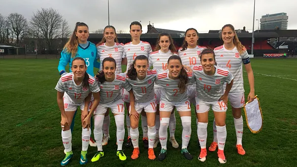 La Sub-19 posa antes de jugar ante Turquía