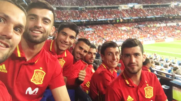 Los jugadores de la Selección española Sub-21, en el santiago bern