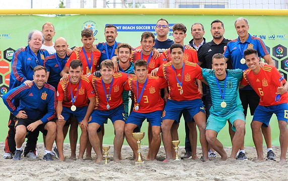 Foto de la Selección española Sub-21 de fútbol playa, ganadora en Hungría