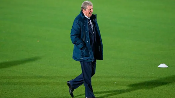 Seleccionador inglés durante el calentamiento de un partido