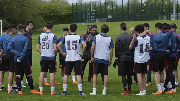 España comienza su camino en la Eurocopa ante Serbia