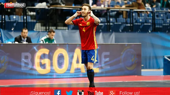 Rivillos celebra su gol