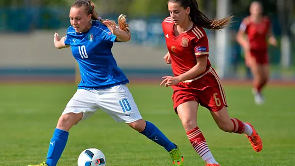 Momento del partido entre España e Italia del Europeo Femenino Sub-17