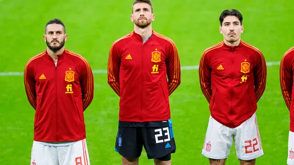 Unai Simón durante la ceremonia previa al partido entre Países Bajos y España