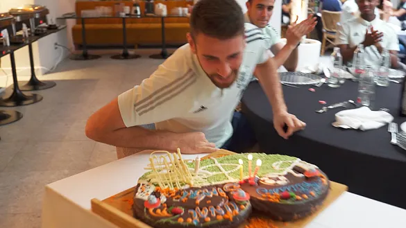 Unai Simón celebra su 25º cumpleaños