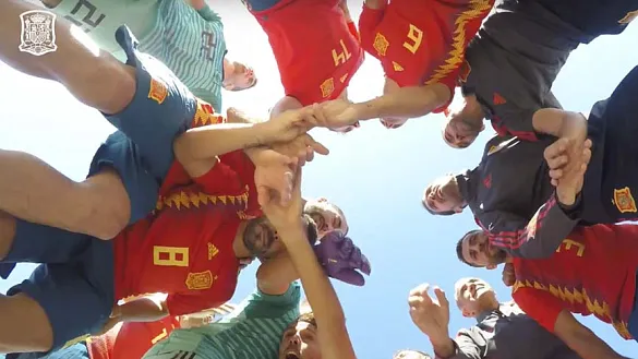 La Selección española de fútbol playa durante un partido reciente