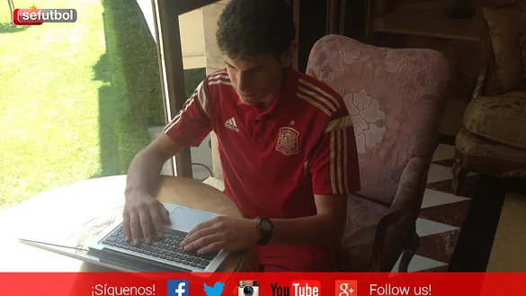 Jesús Vallejo escribe su blog durante la concentración de los Sub-19 en Katerini