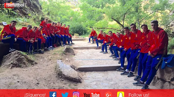 La Sub-19 visita las cuevas de Valpoquero en León