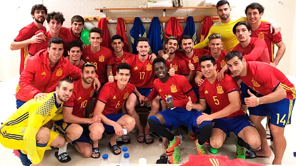 Los jugadores de la Selección Sub-21 celebran la victoria ante Dinamarca en Murcia