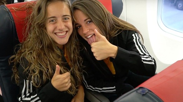 Maite Oroz y Ona Batlle durante el viaje de la Sub-20 femenina a Francia 