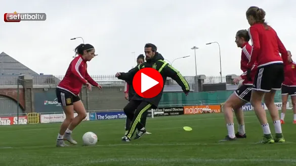 España, entrenando en Dublín