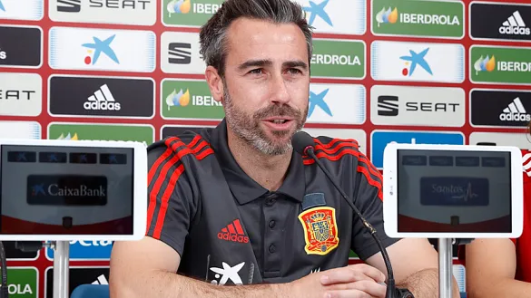 El seleccionador femenino Jorge Vilda comparece ante la prensa en Guadalajara
