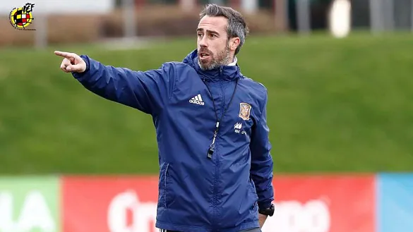 Jorge Vilda durante un entrenamiento de la Selección femenina