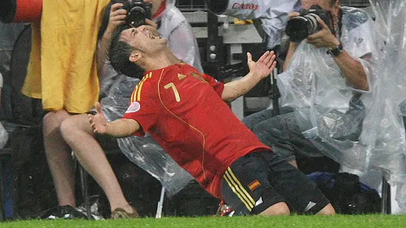 David Villa celebra un tanto con la Selección