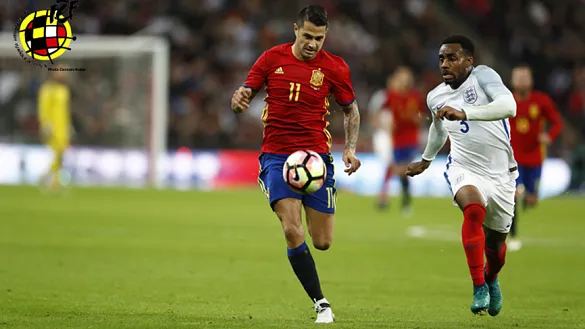Vitolo en una acción ante Inglaterra