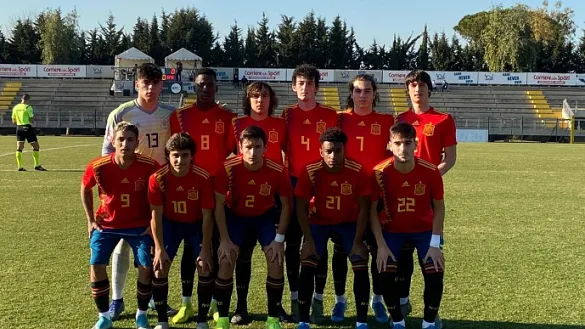 Fotografía del once inicial de la Selección Sub-17 en Roma