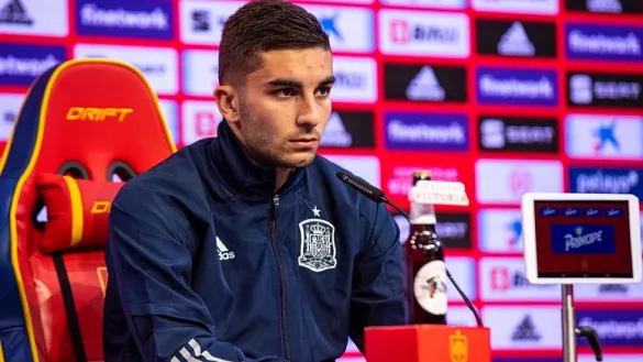 Ferran Torres durante su rueda de prensa en la Ciudad del Fútbol