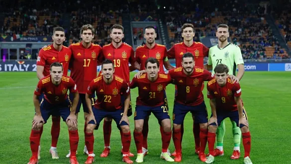 La Selección posa antes del encuentro frente a Italia en Milán