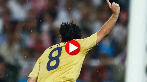 Xavi Hernández celebra un gol con la Selección Española