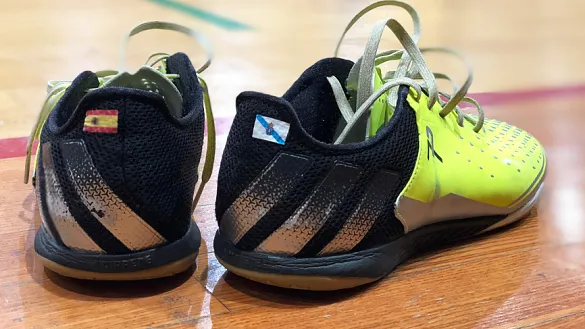 Zapatillas adidad de Adrián Alonso "Pola"